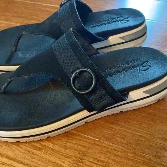 Skechers luxe foam women’s black thong sandal - size 9 - Picture 3 of 7